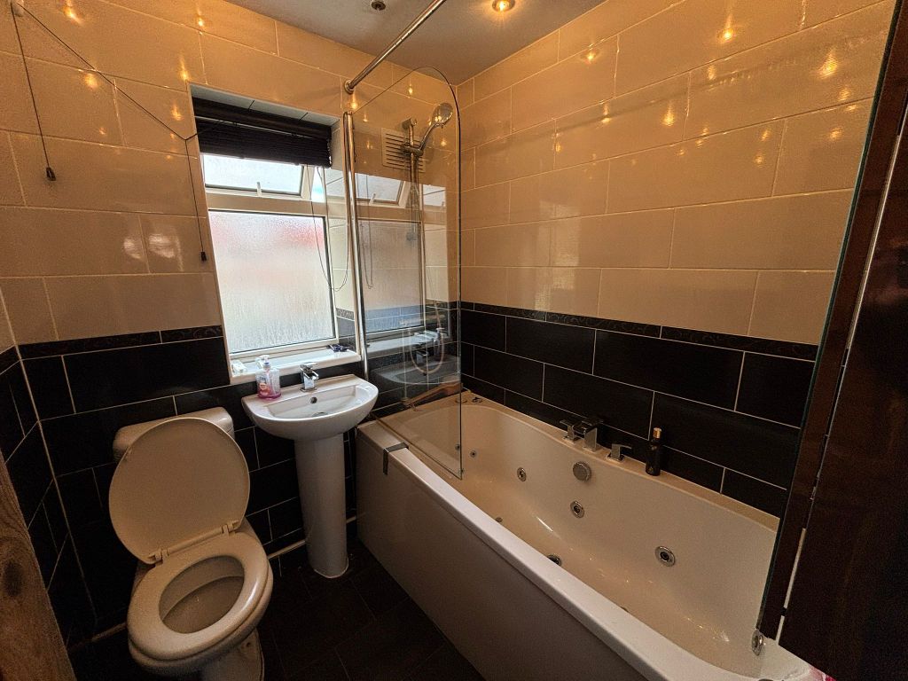 Property photo 3 of 4