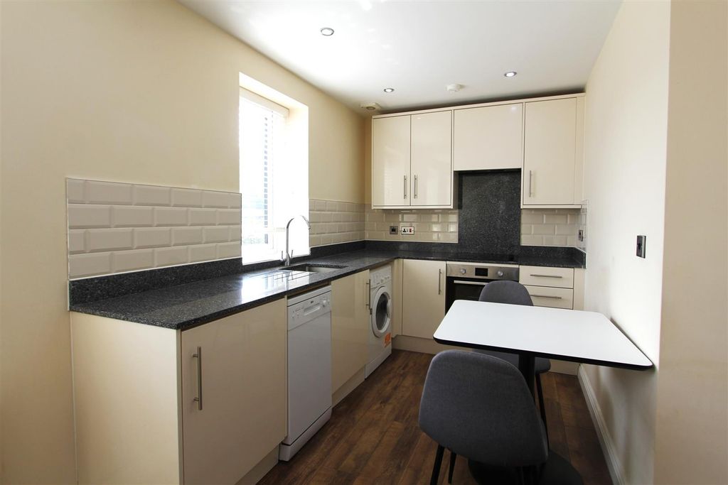 Property photo 2 of 7 Kitchen.Jpg