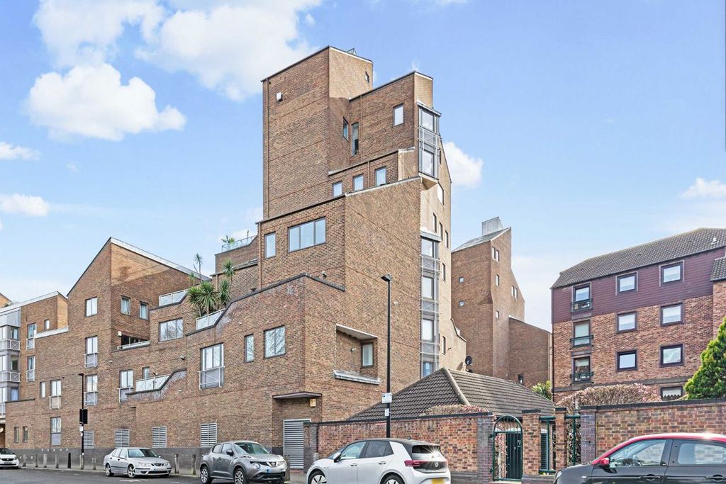 Property photo 1 of 7