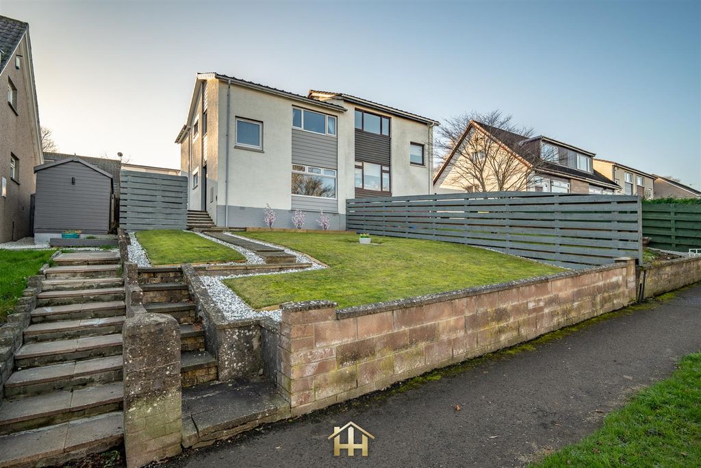 Property photo 2 of 22 8 Kettins Terr 191125 Edit (12 Of 46).Jpg