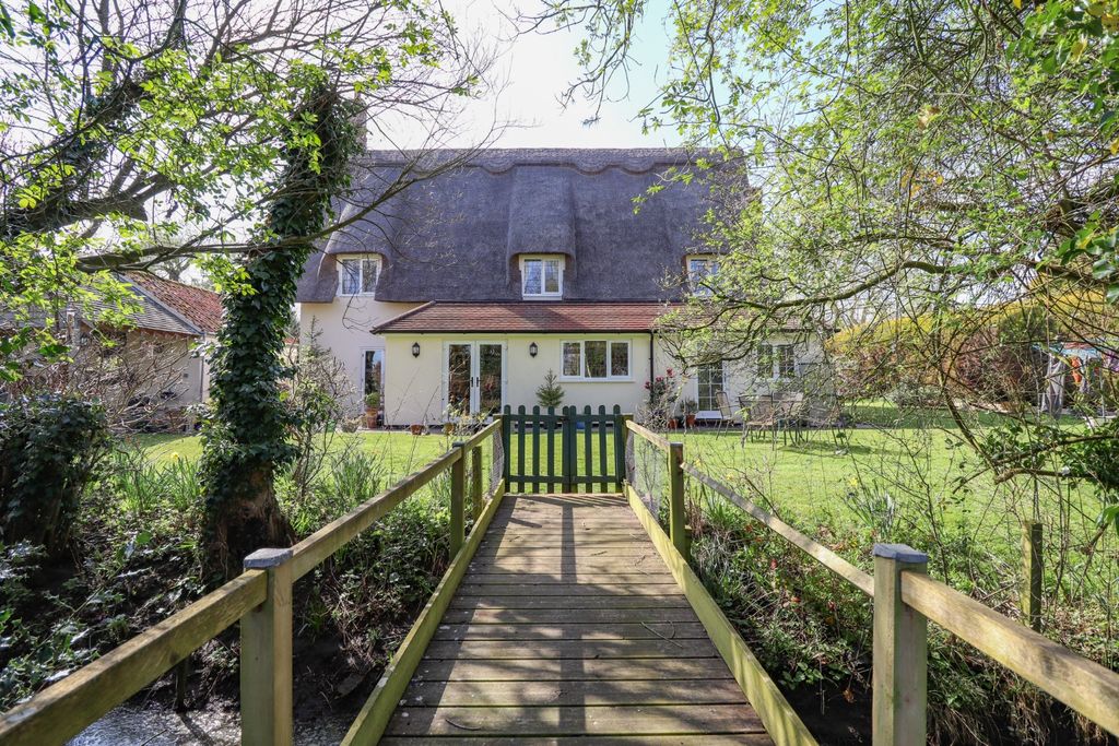 Property photo 1 of 41 4032980