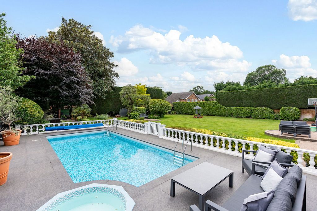 Property photo 3 of 41