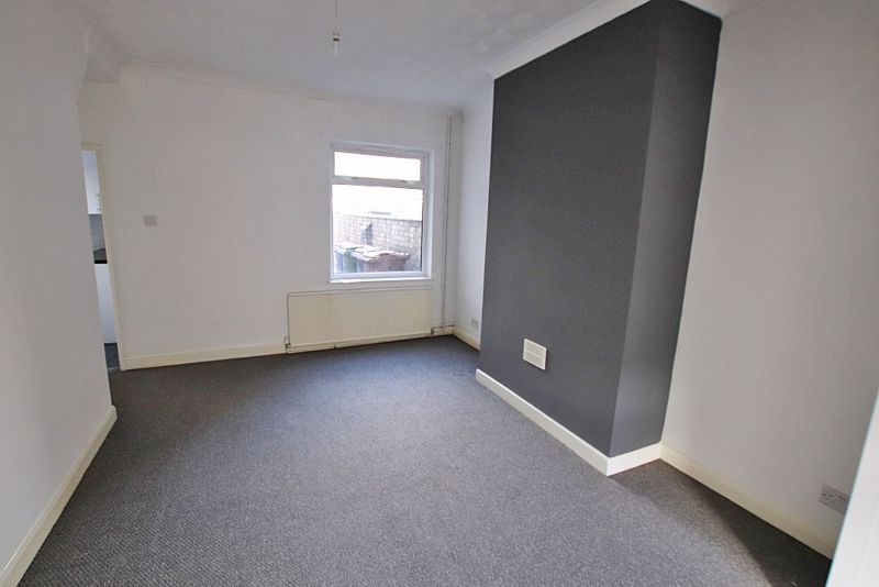 Property photo 3 of 11 Dining Room