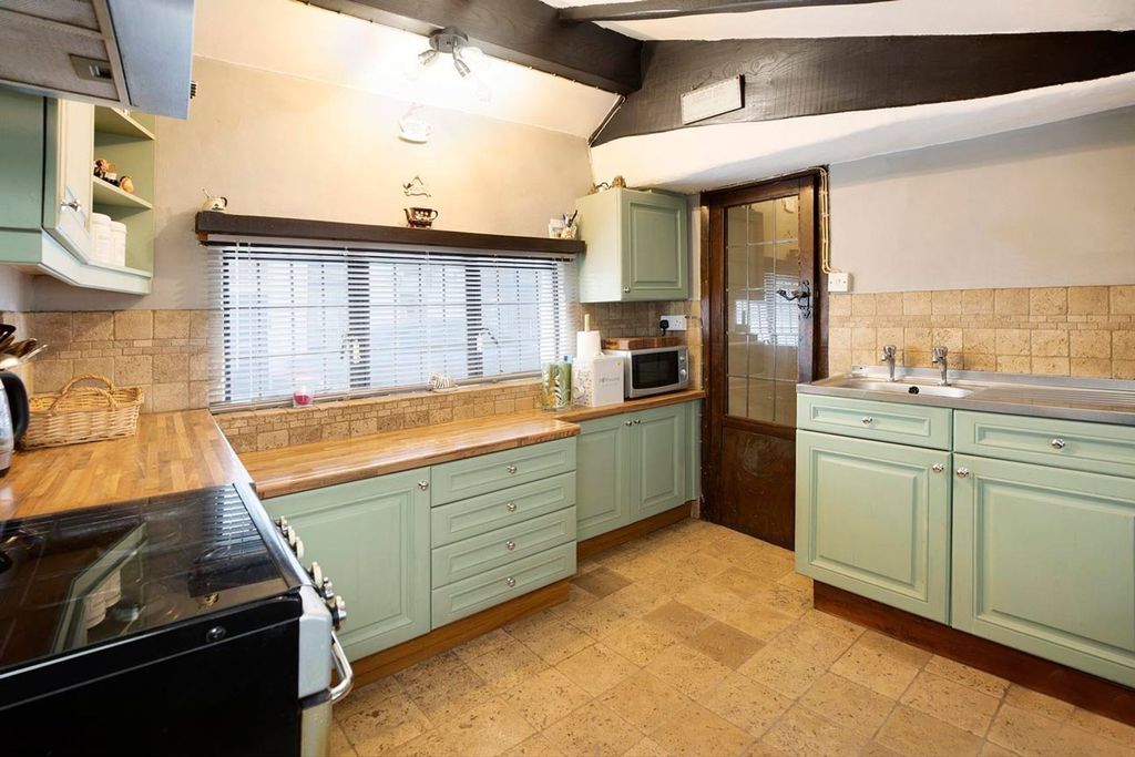 Property photo 2 of 18
