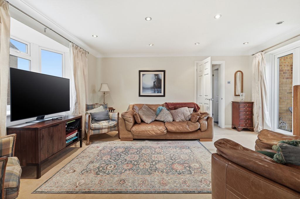 Property photo 3 of 15