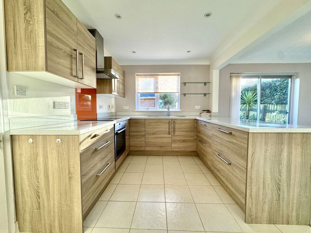 Property photo 3 of 16