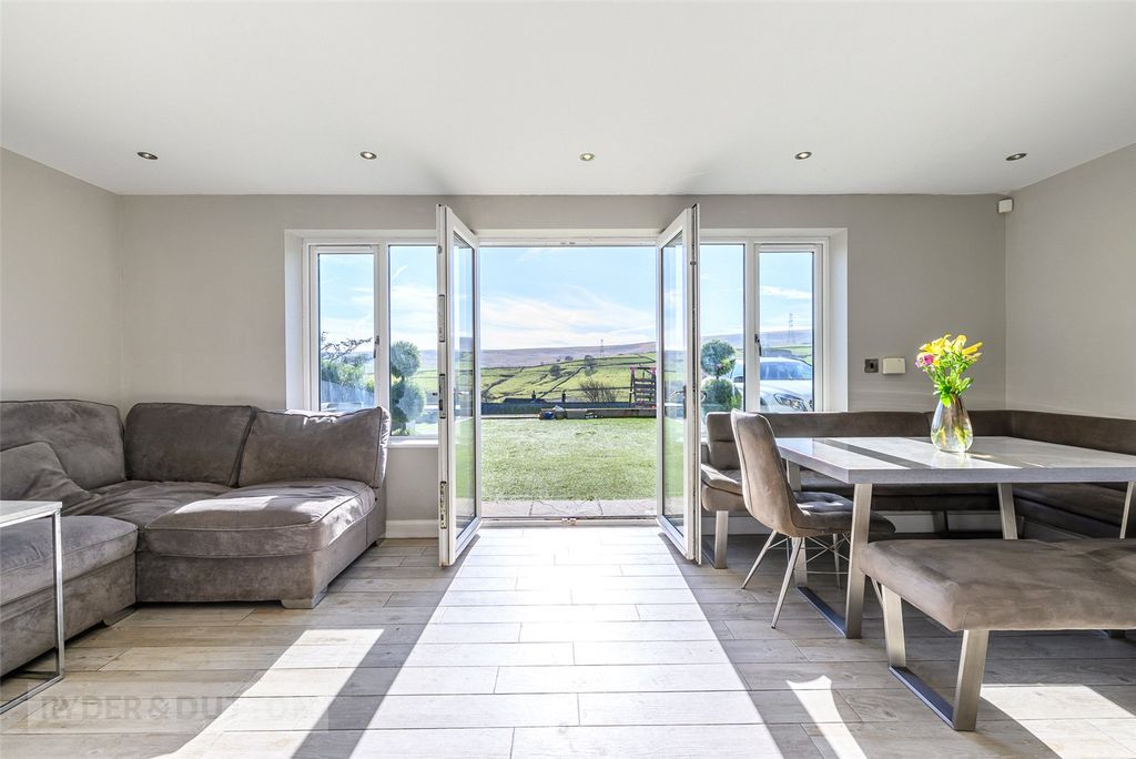 Property photo 2 of 36 Picture No. 14