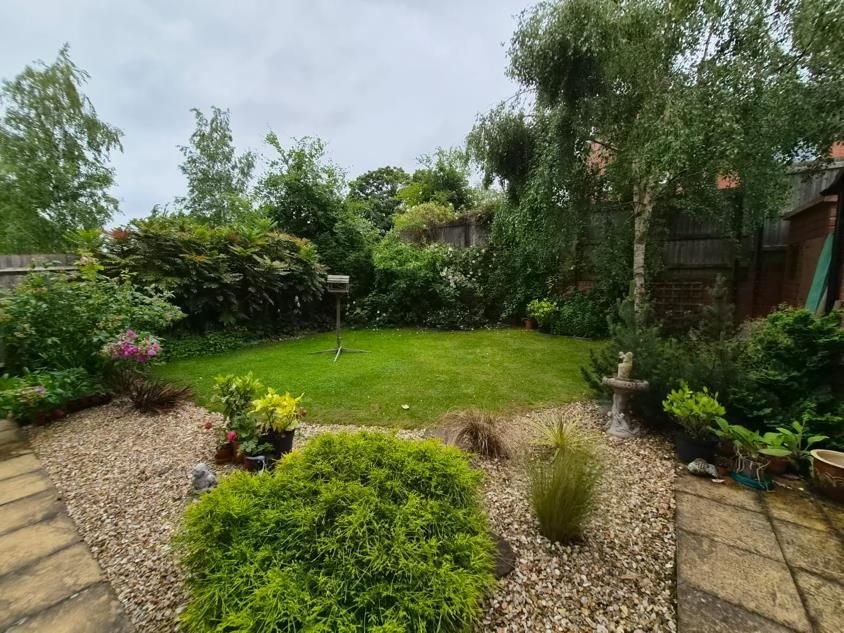 Property photo 2 of 21 Garden