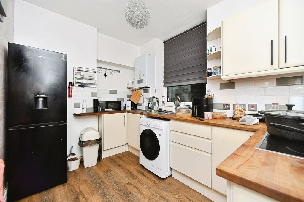 Property photo 3 of 16