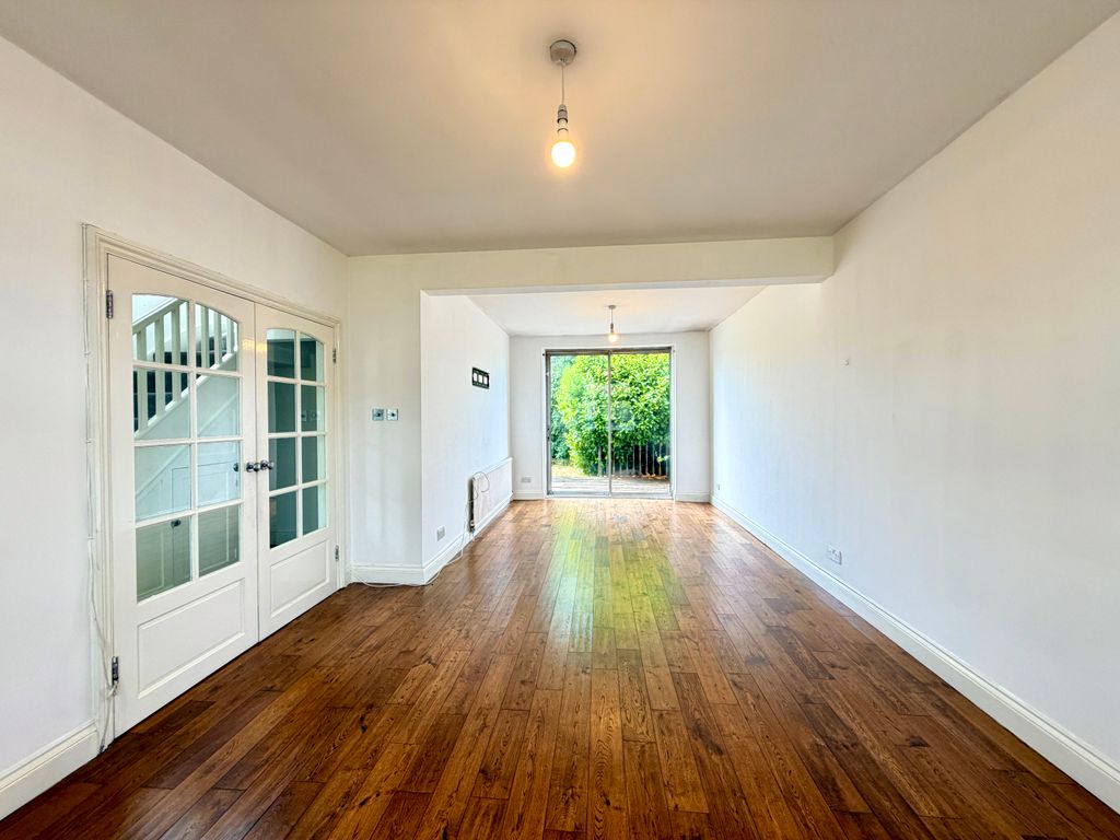 Property photo 3 of 25