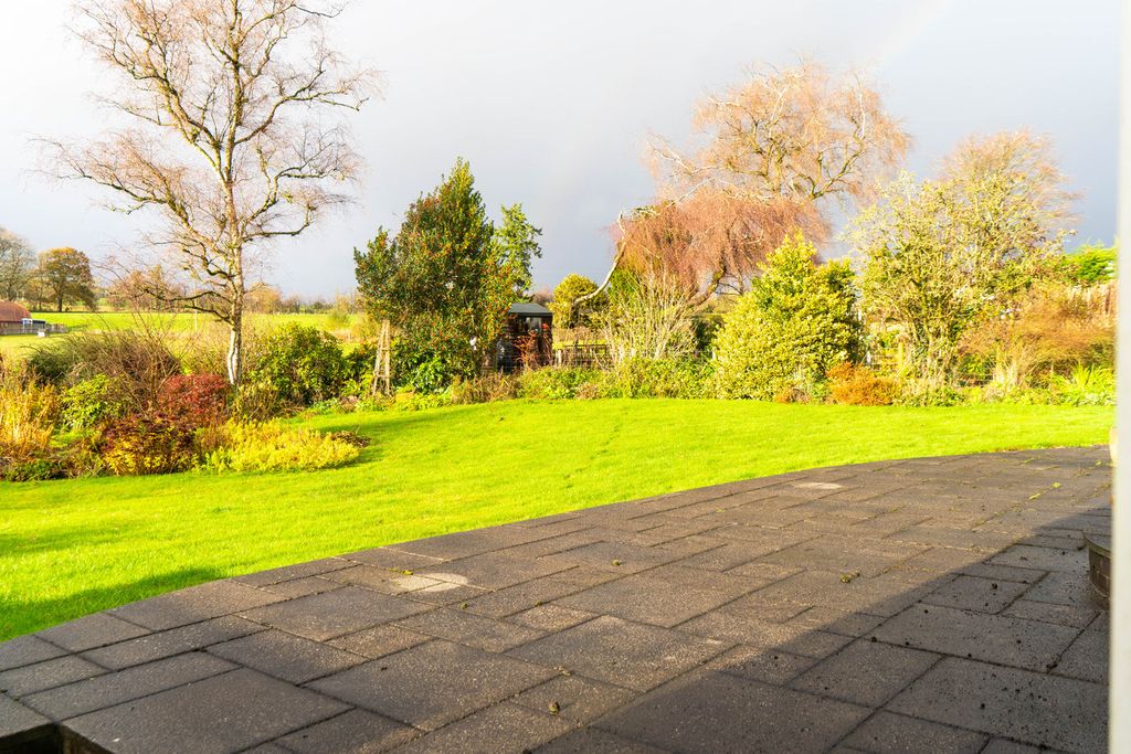 Property photo 2 of 49