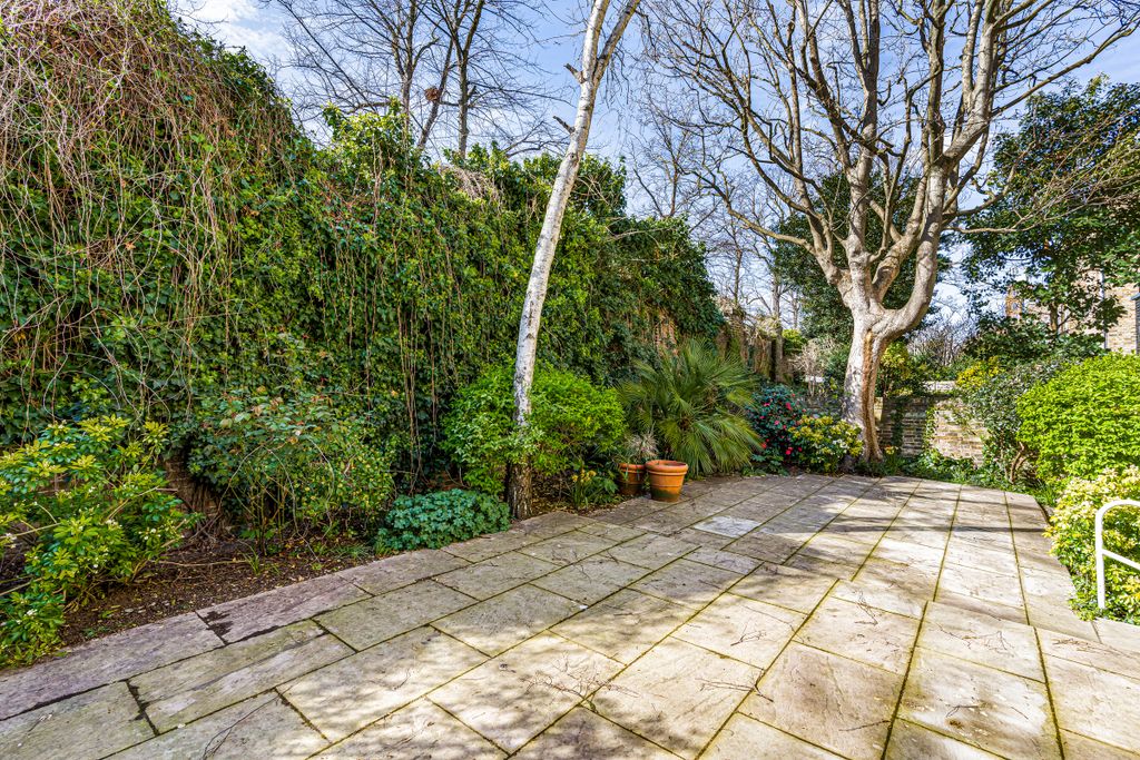 Property photo 2 of 7