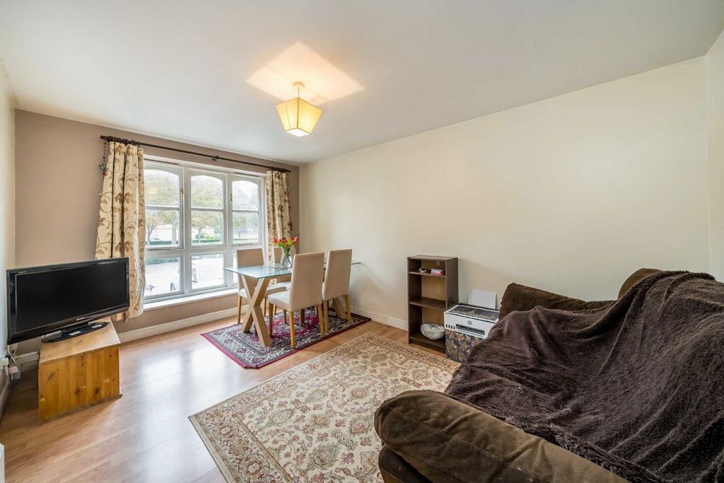 Property photo 2 of 6