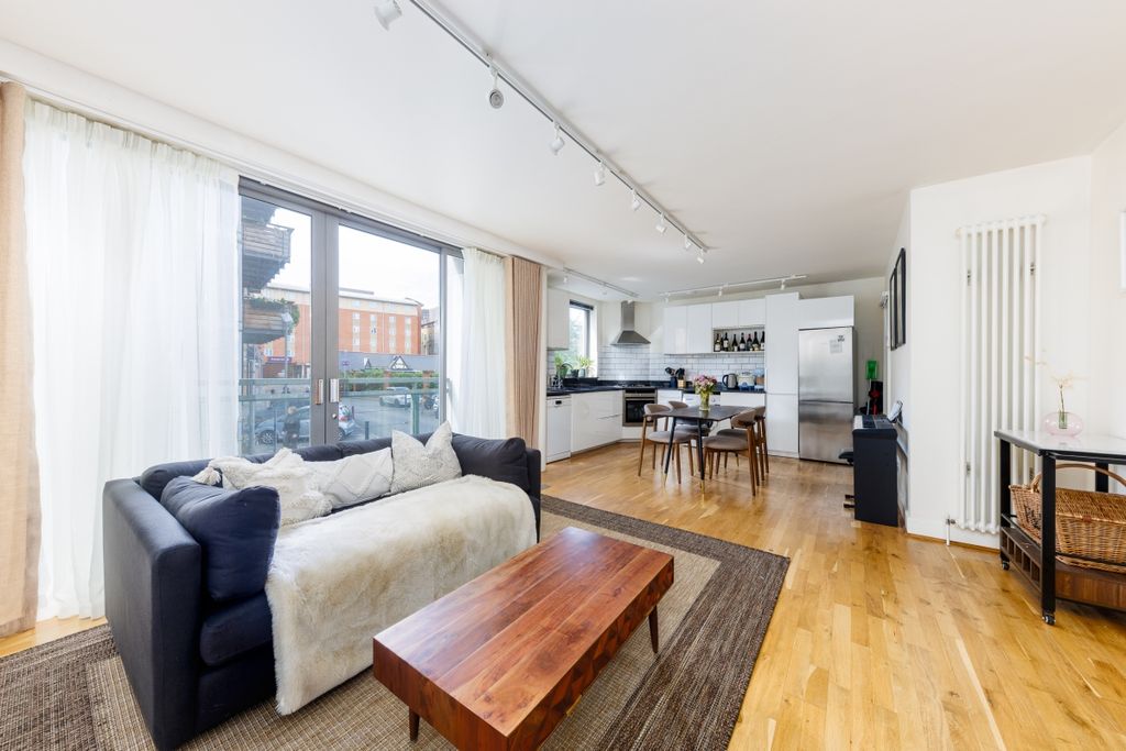 Property photo 1 of 12 Tanner Street 37 ...