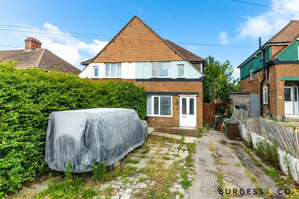 Property photo 1 of 20 Untitled-1831.Jpg