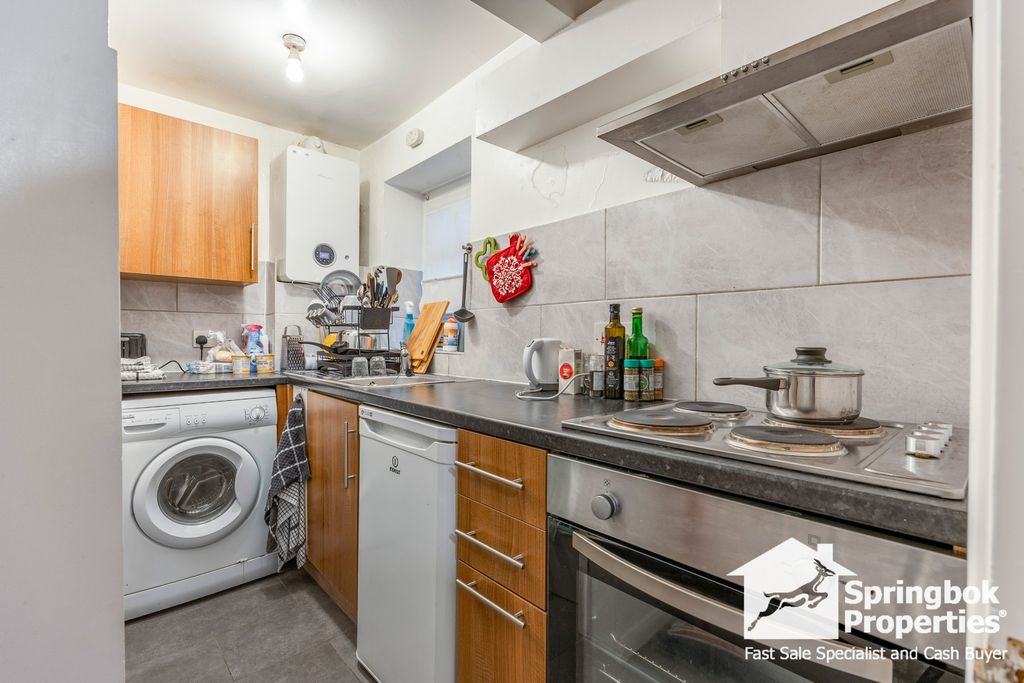 Property photo 3 of 8 Image 2