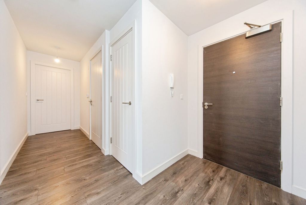 Property photo 2 of 19 Pbox-Img.Jpg