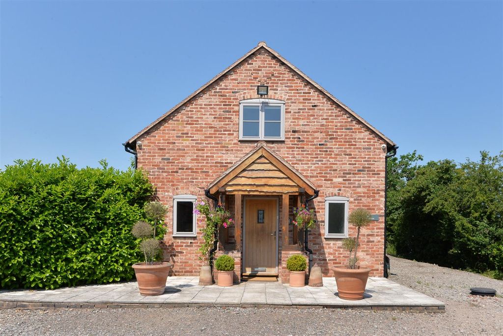 Property photo 2 of 22 The Carriage House (70) (1).Jpg