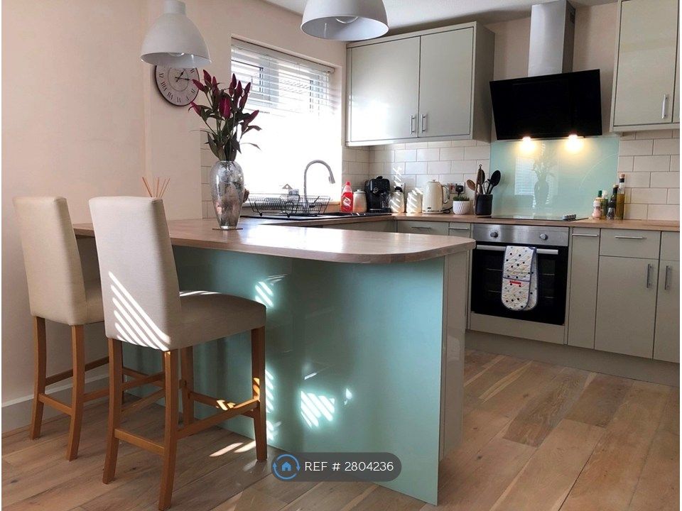 Property photo 1 of 7 Kitchen