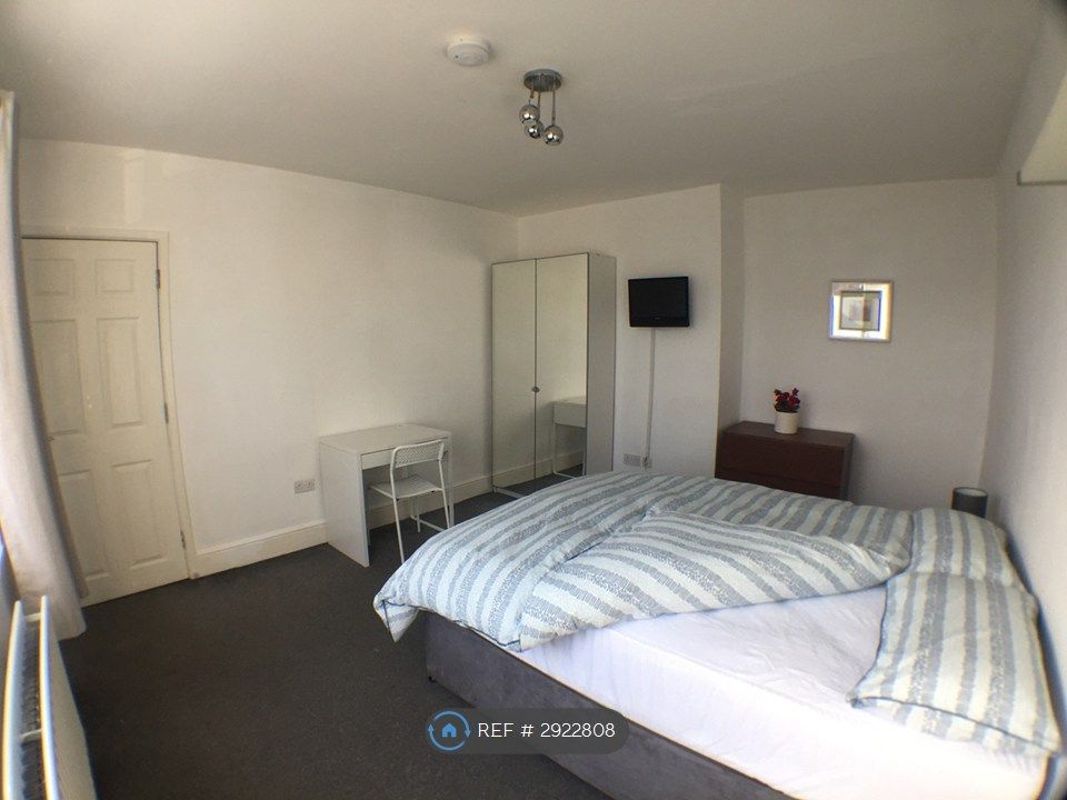Property photo 2 of 12 Bedroom