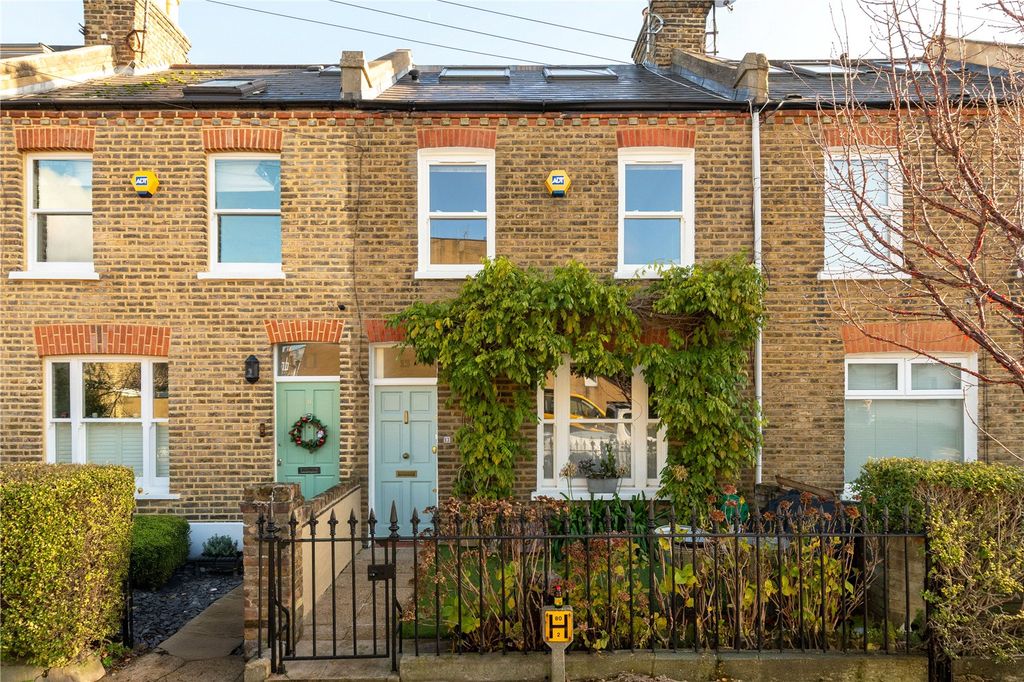 Property photo 2 of 17 Exterior