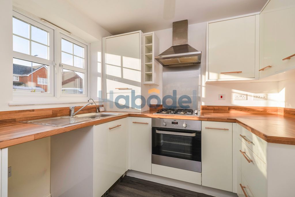 Property photo 2 of 9