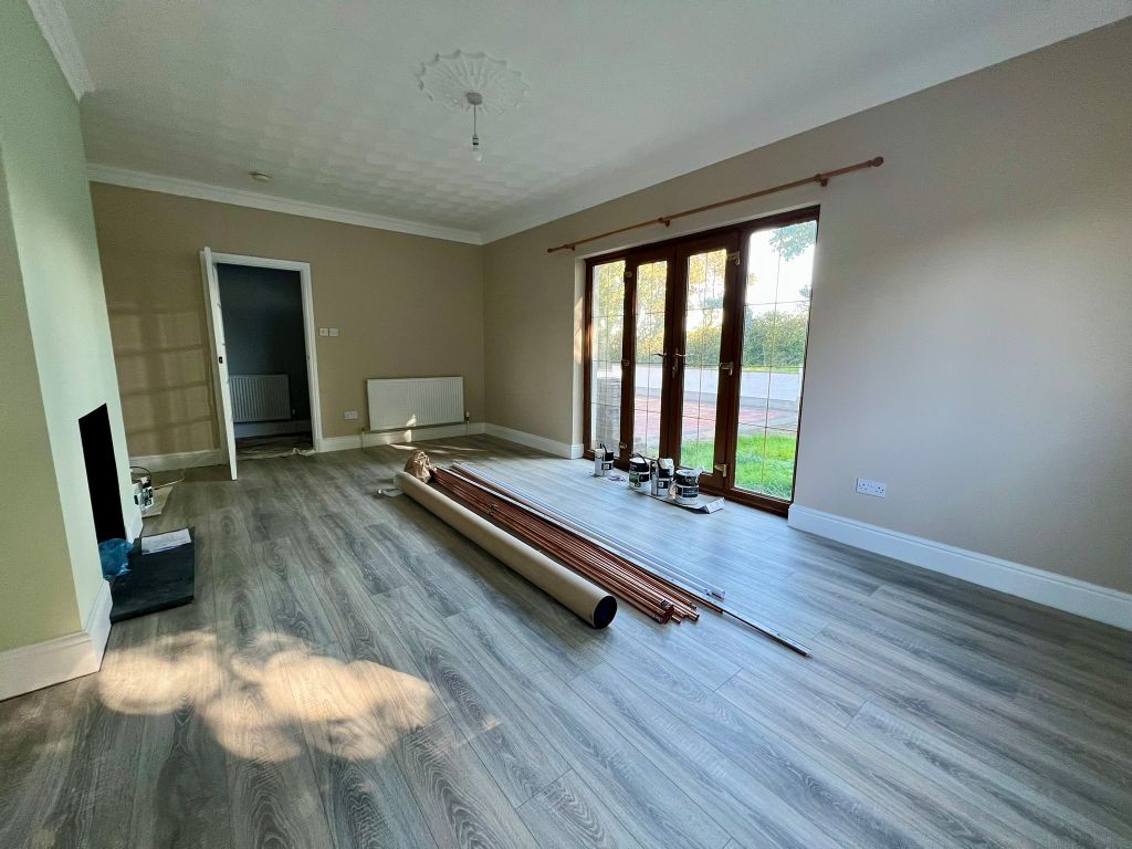 Property photo 3 of 13 Living Room Aspect 2