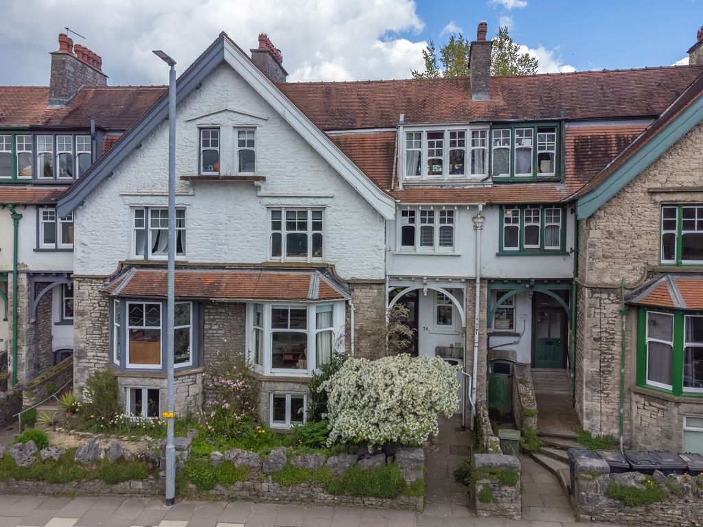 Property photo 2 of 53
