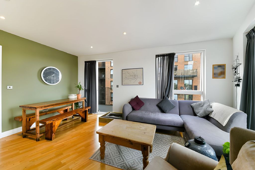 Property photo 3 of 9