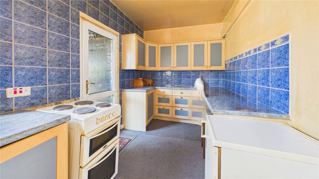 Property photo 3 of 9 Picture No. 10