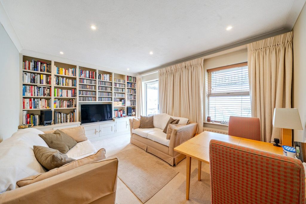 Property photo 2 of 12 Picture No. 22