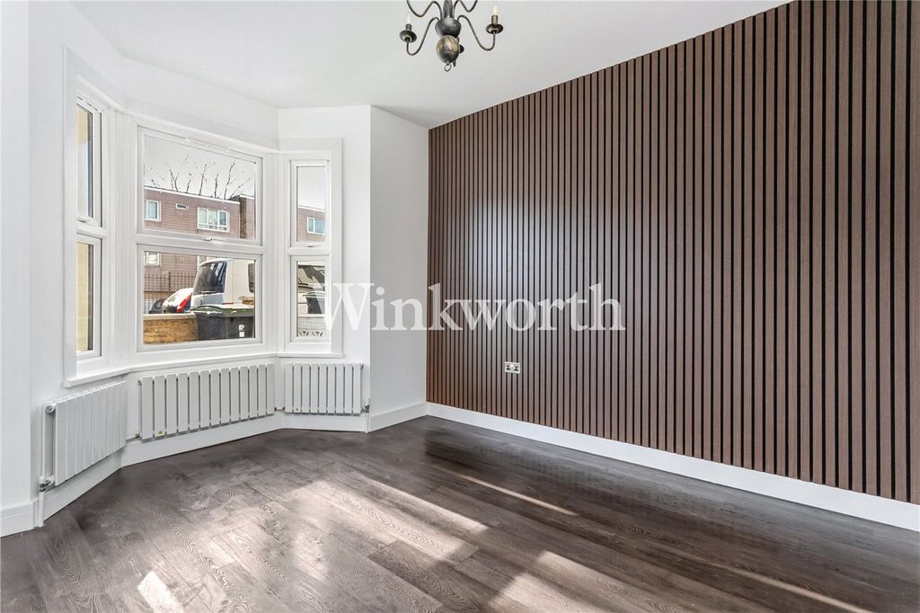 Property photo 3 of 14 Picture No. 06