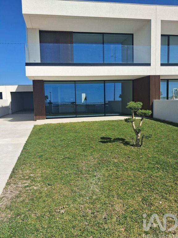 Property photo 1 of 32