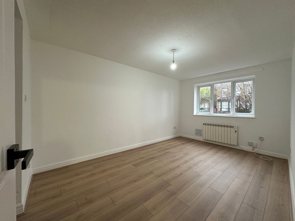 Property photo 3 of 10 Img_3005