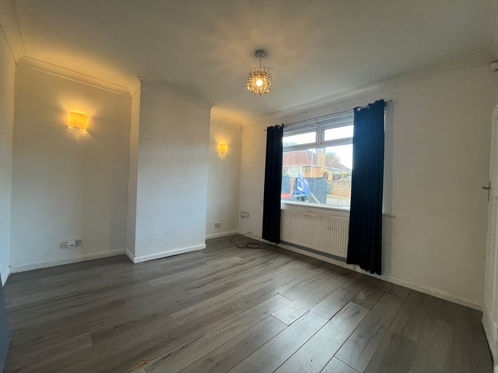 Property photo 2 of 8 Image