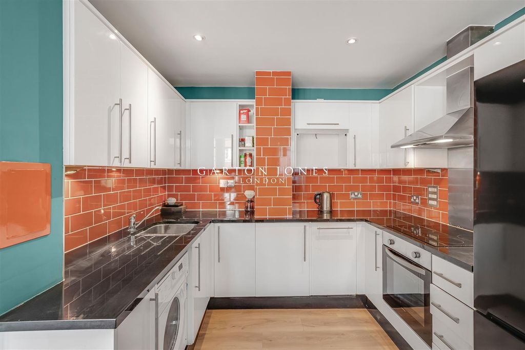 Property photo 2 of 10 Kitchen.Jpg