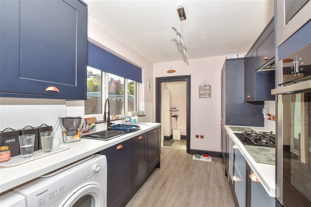 Property photo 3 of 12 Kitchen