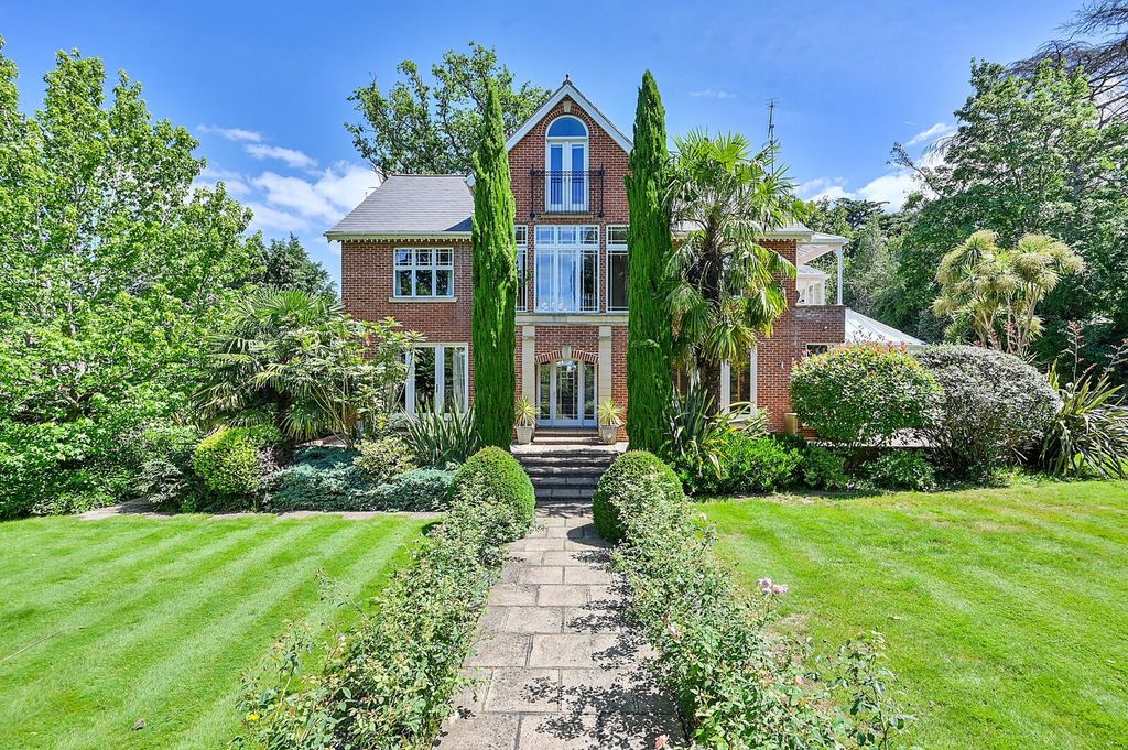 Property photo 1 of 36