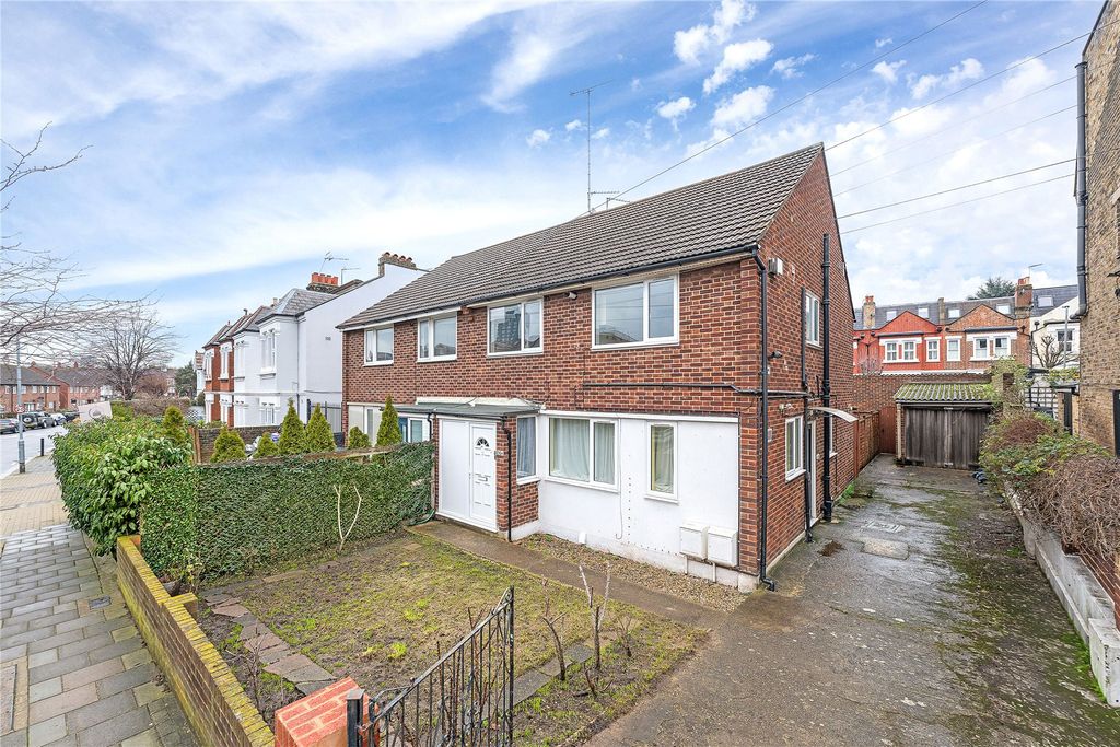 Property photo 2 of 11 External