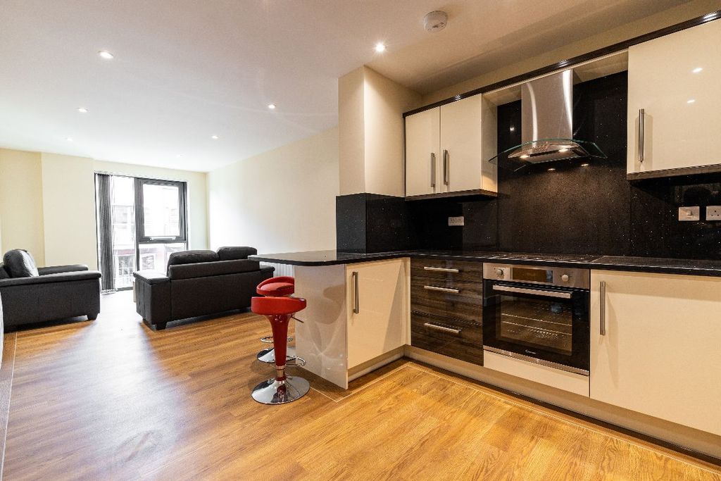 Property photo 2 of 9