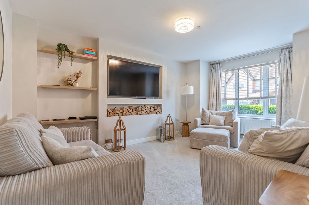 Property photo 1 of 29