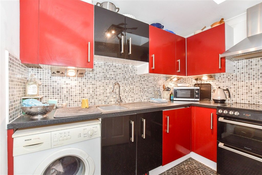 Property photo 2 of 8 Kitchen