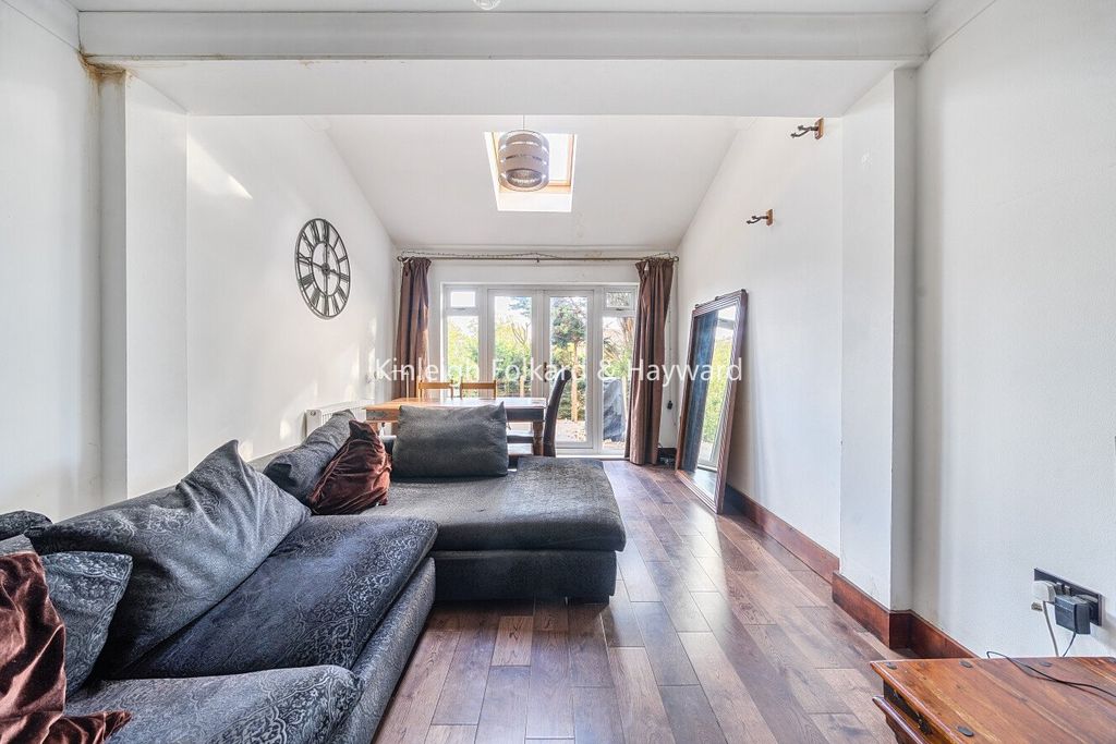 Property photo 1 of 18 Picture No. 05