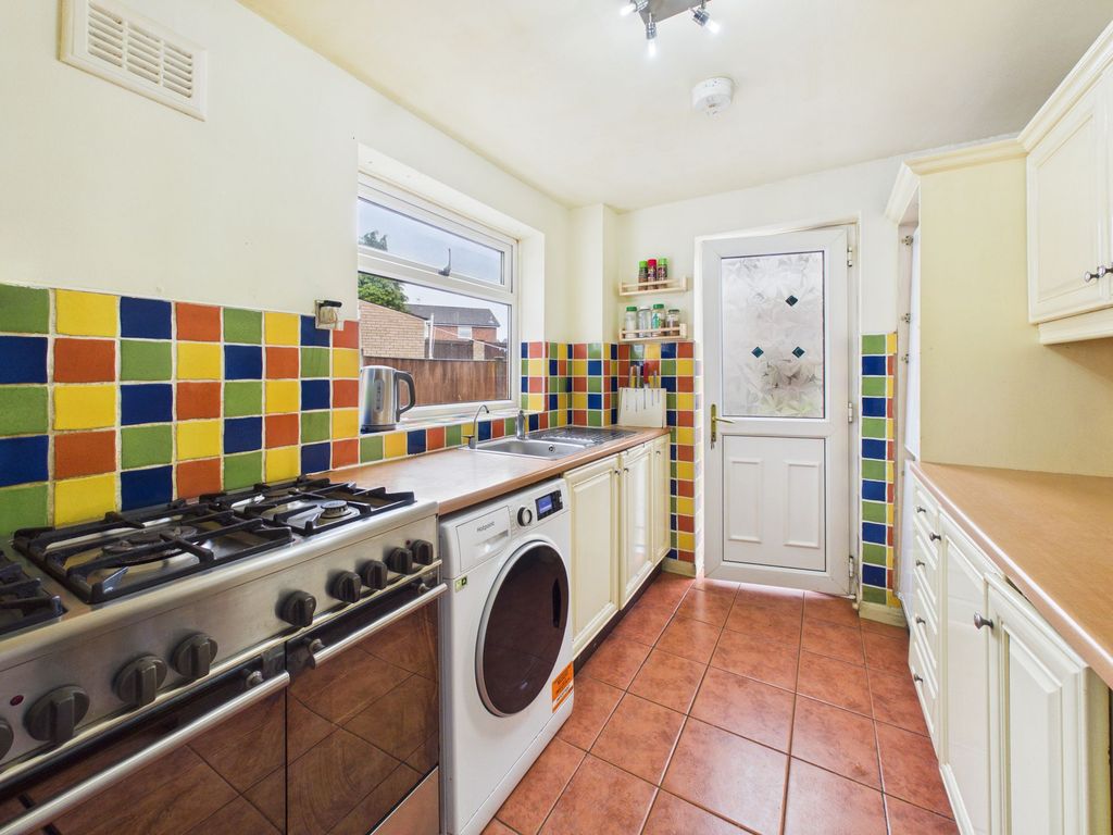 Property photo 3 of 16 Kitchen