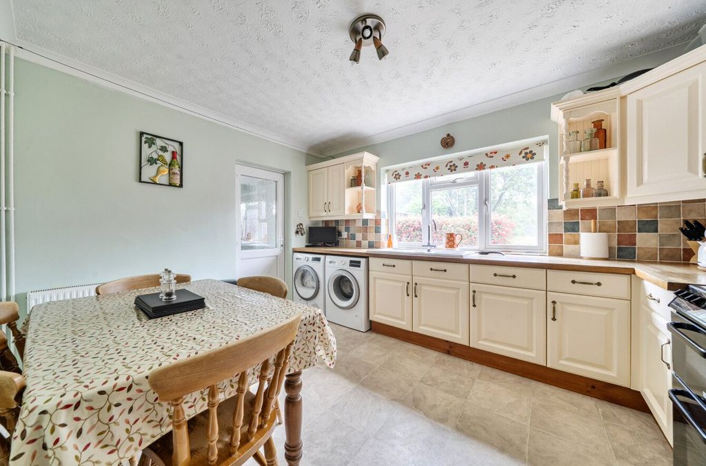 Property photo 3 of 16 Kitchen/Dining Room