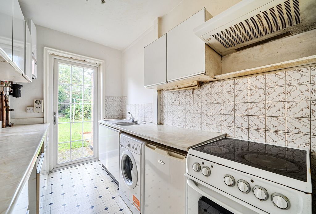 Property photo 3 of 12 1472503-10-6A26E7...