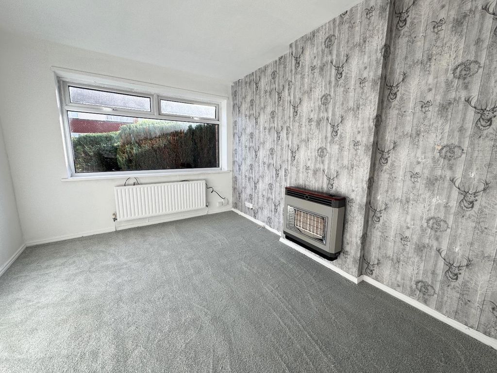 Property photo 2 of 7 Lounge