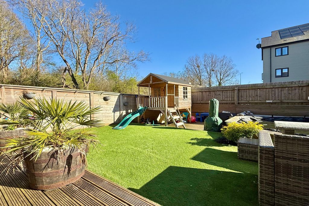 Property photo 3 of 28 Photo 28