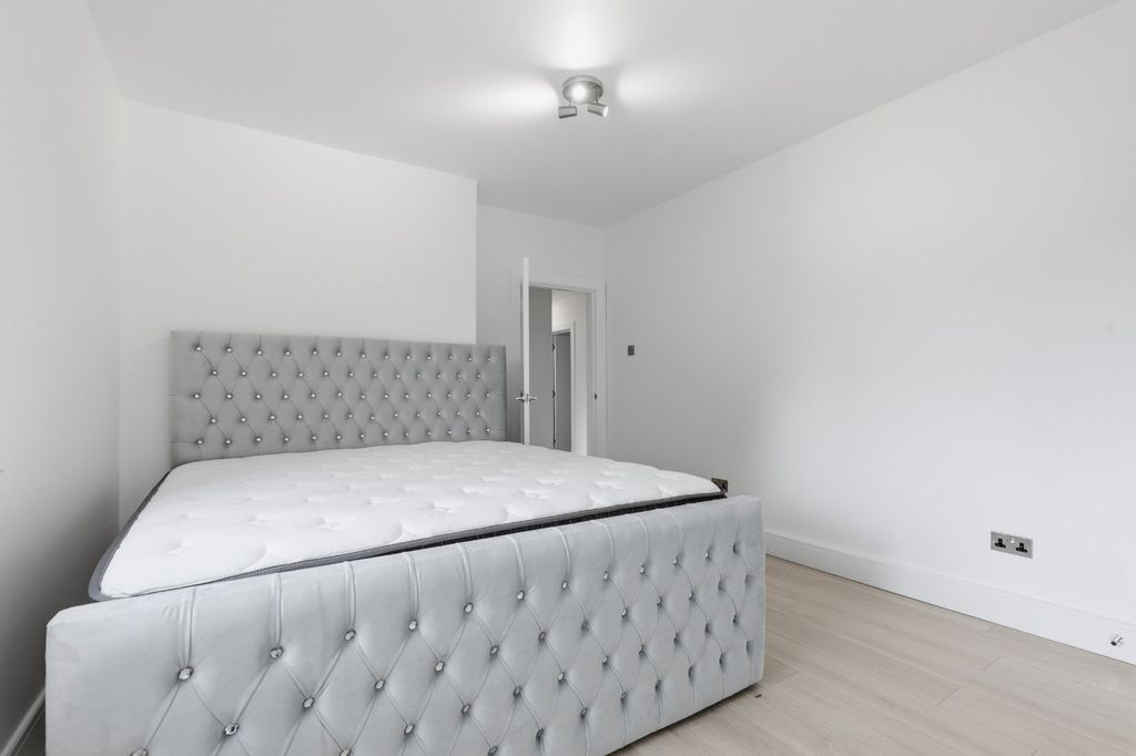 Additional image 10 of 3 bed flat for saleMuir Terrace, Paisley, Renfrewshire PA3