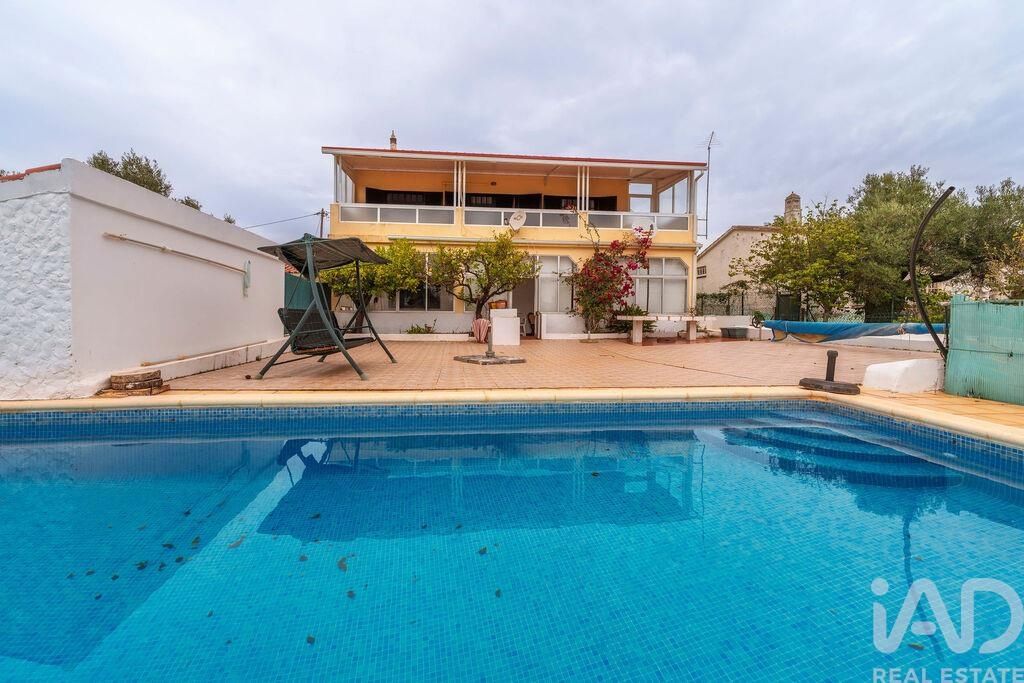 Property photo 1 of 32